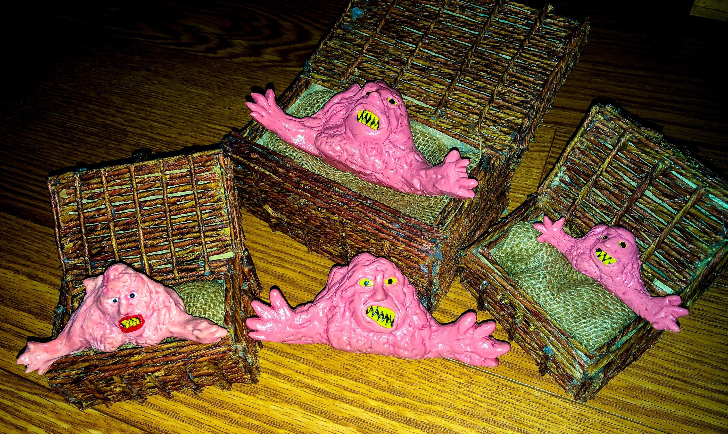 Belial Basket Case Sculpture faite à la main avec panier Etsy