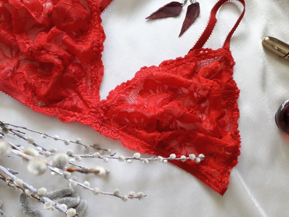 red lace bra plus size