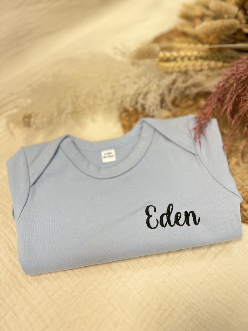 Natural EMBROIDERED baby bodysuit to personalize with the first name of your choice image 5