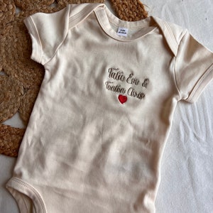 Natural EMBROIDERED baby bodysuit to personalize with the first name of your choice