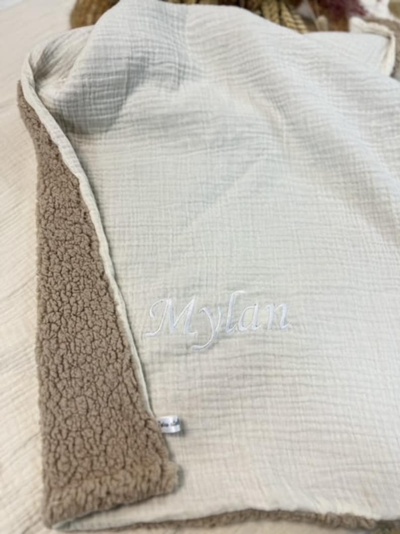 EMBROIDERED baby blanket to personalize with the first name of your choice image 2