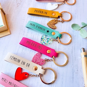 Porte clef clé en simili cuir avec coeur à personnaliser couleur au choix-marraine mariage anniversaire baptême naissance maîtresse papa