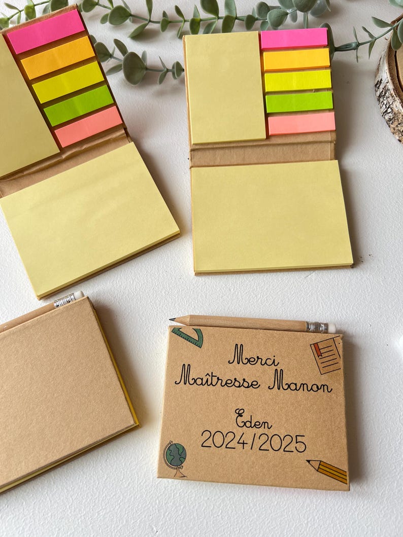 Coffret Post-it à personnaliser avec le Texte/Prénom de votre choix - Merci maîtresse maître nounou atsem Fleurs remerciement image 4