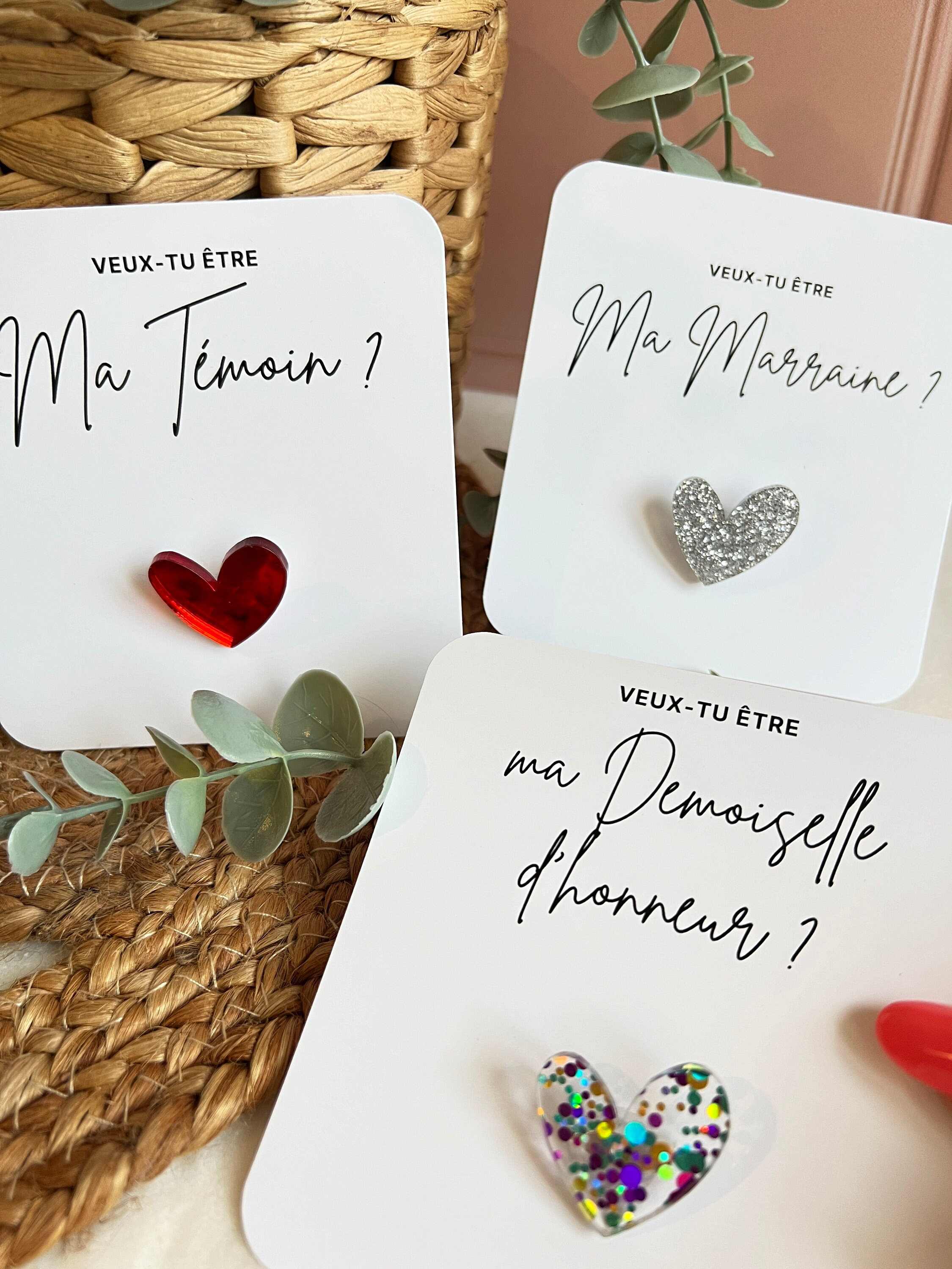 Pin’s broche personnalisable avec cœur, témoin ou demoiselle d’honneur