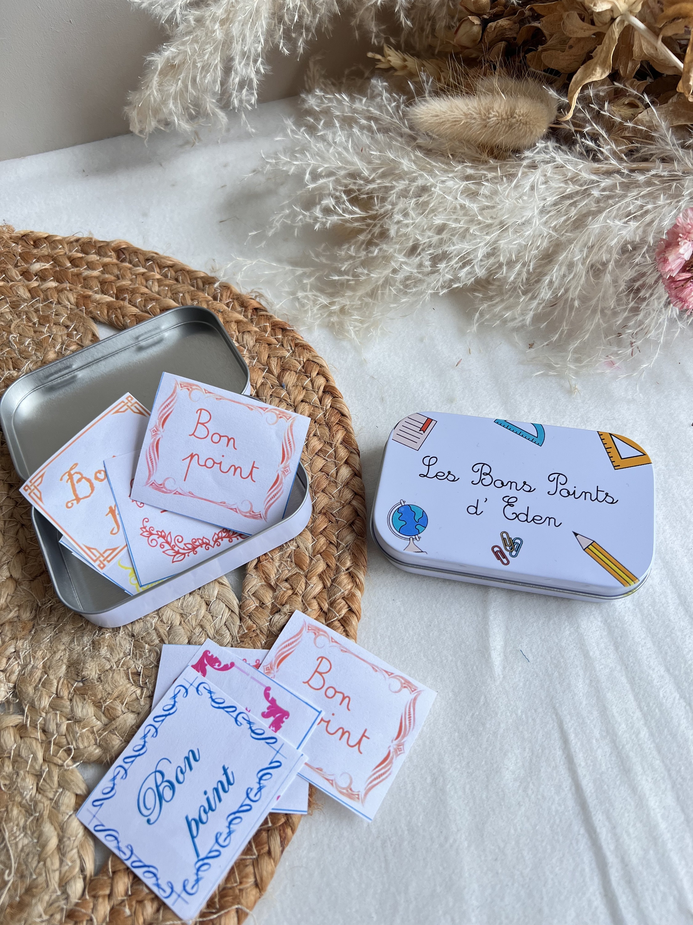 Boîte à Bons Points Métallique Personnalisée "Inès" – 2,7x9,7x6,2 Cm