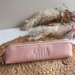 Leather case to EMBROIDERY with the first name of your choice