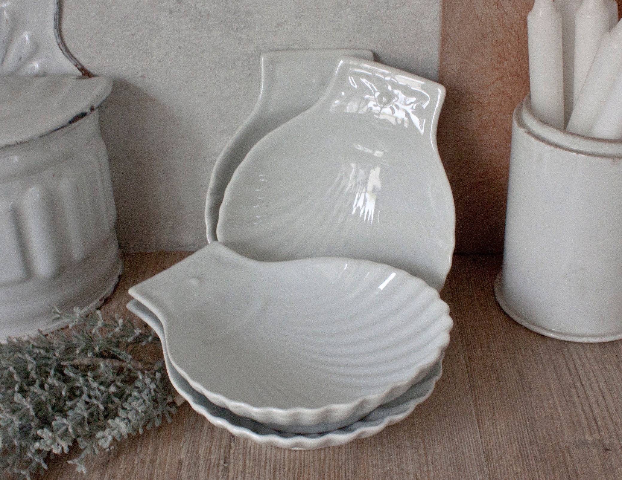 Ensemble de 4 Coupelles Vintage en Porcelaine Blanche, Forme Coquillage et Décor Relief