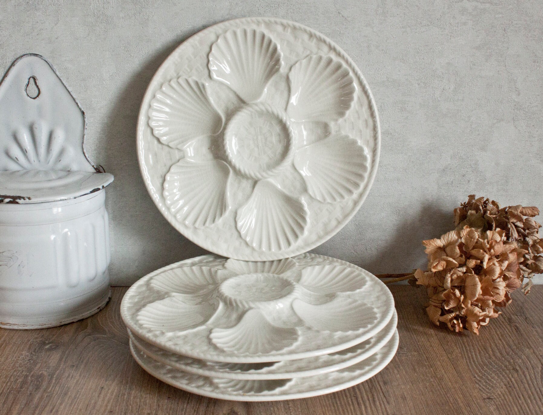 1 Assiette à Huîtres ou Coquillages Longchamp en Faïence Blanche