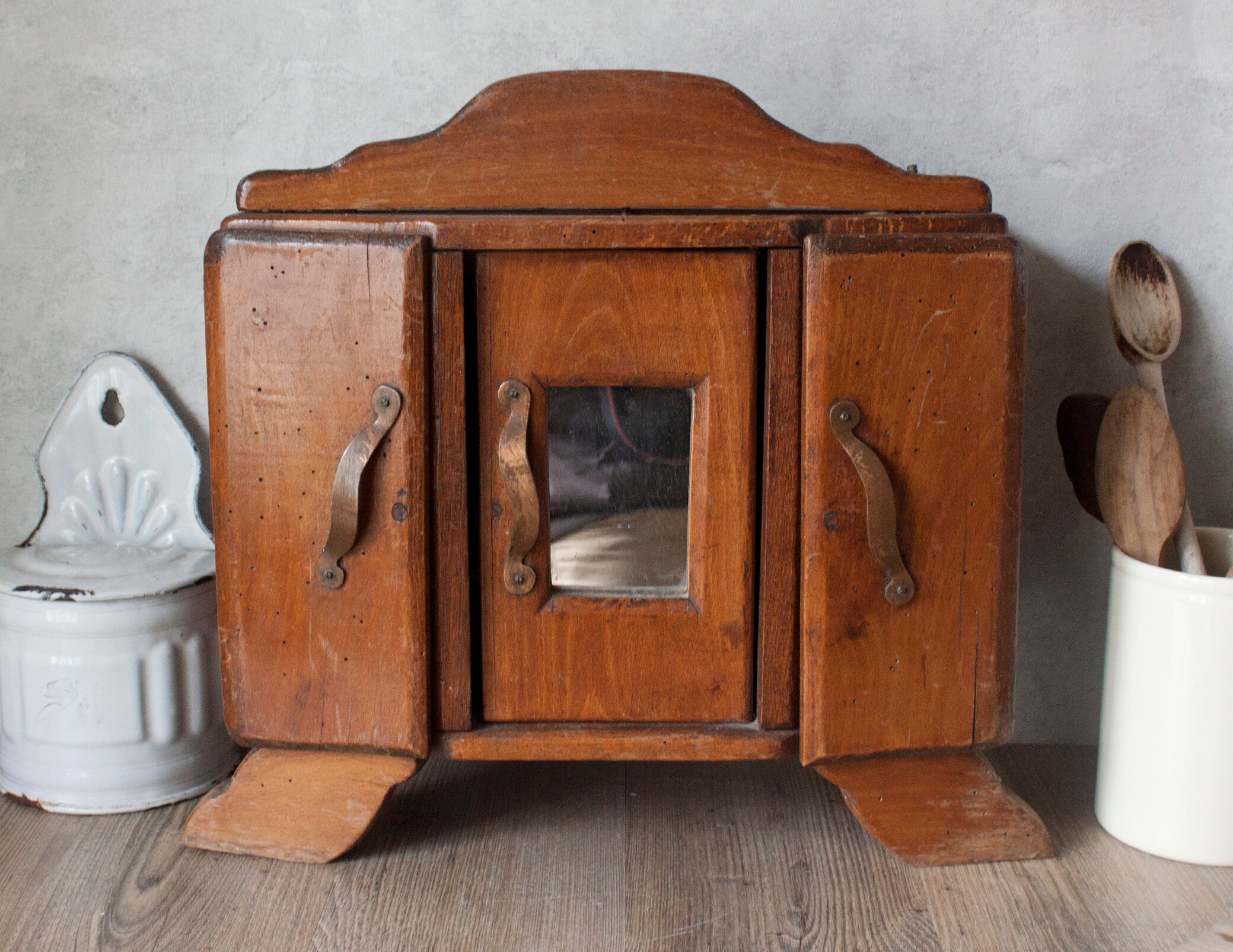 france vintage 50-60s small cabinet