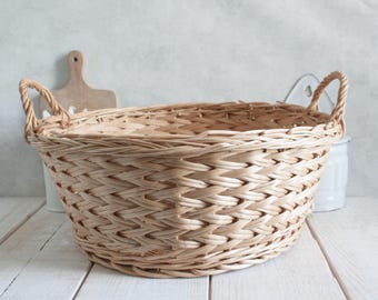 ビンテージ天然素材の楕円形バスケット ナチュラルカラーの小さな楕円形のヴィンテージ籐バスケット - Etsy 日本