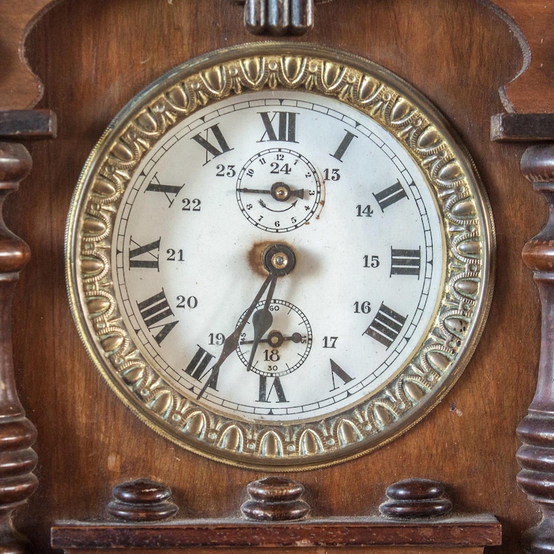 Retro Table Clock Image Antique Wooden Decorative Table Clock in an Architectural Style ...