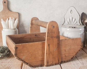 Small Vintage French basket in raw wood