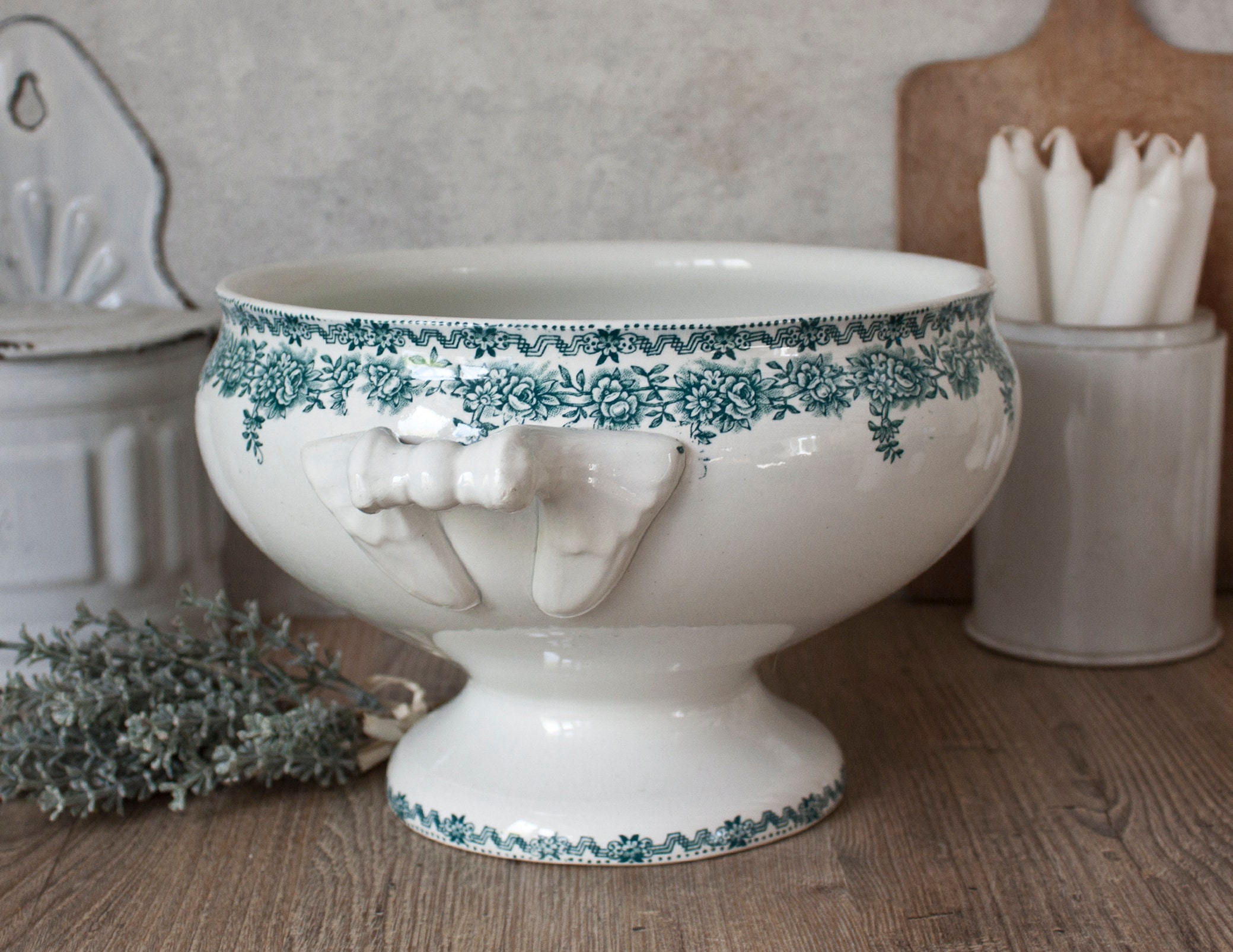 xixème Corps de Soupière Ancien Saint-Amand Terre Fer Blanche Pied Douche, Motif Floral Bleu Vert