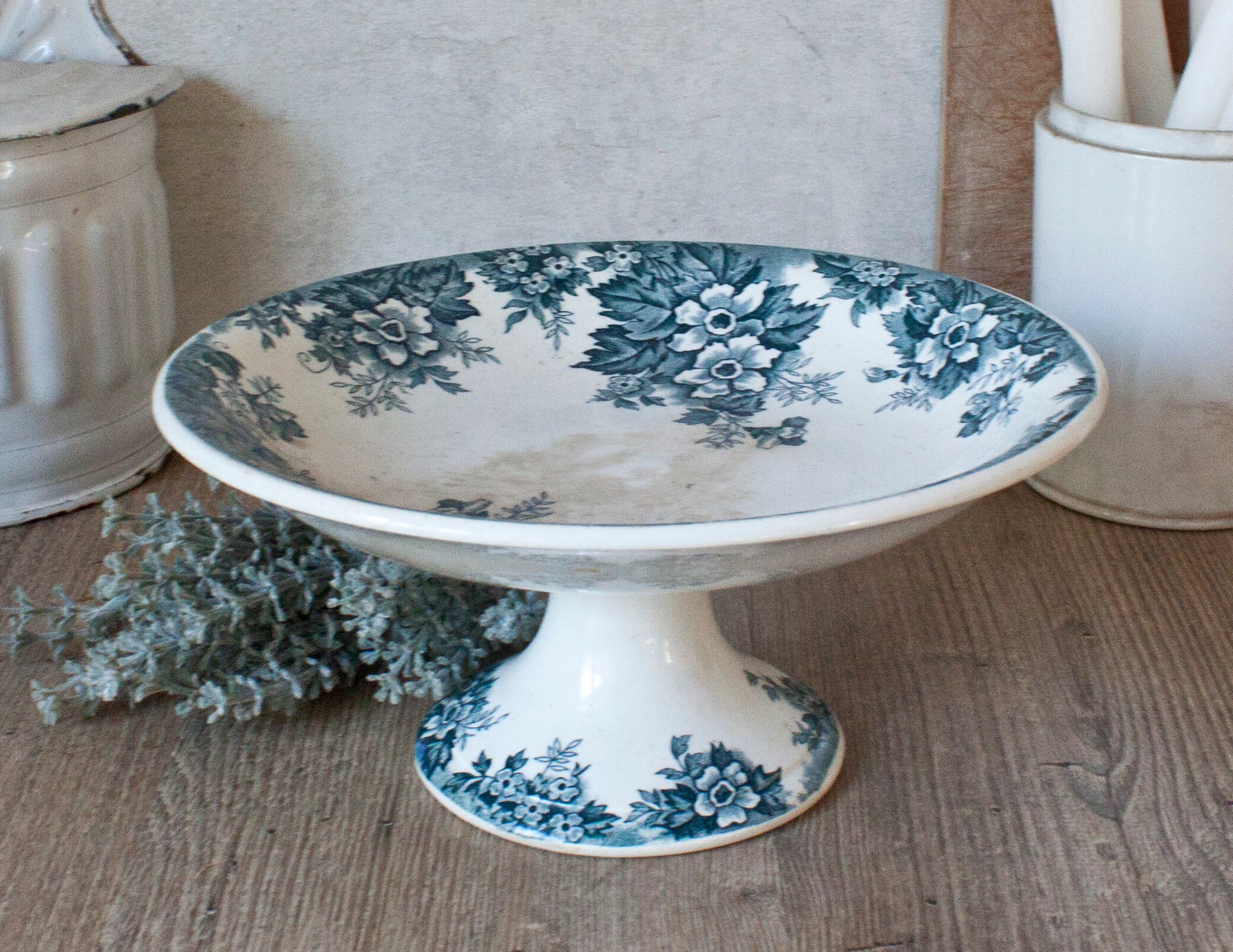 Compotier Ancien Saint-Amand en Terre de Fer, Décor Floral Bleu