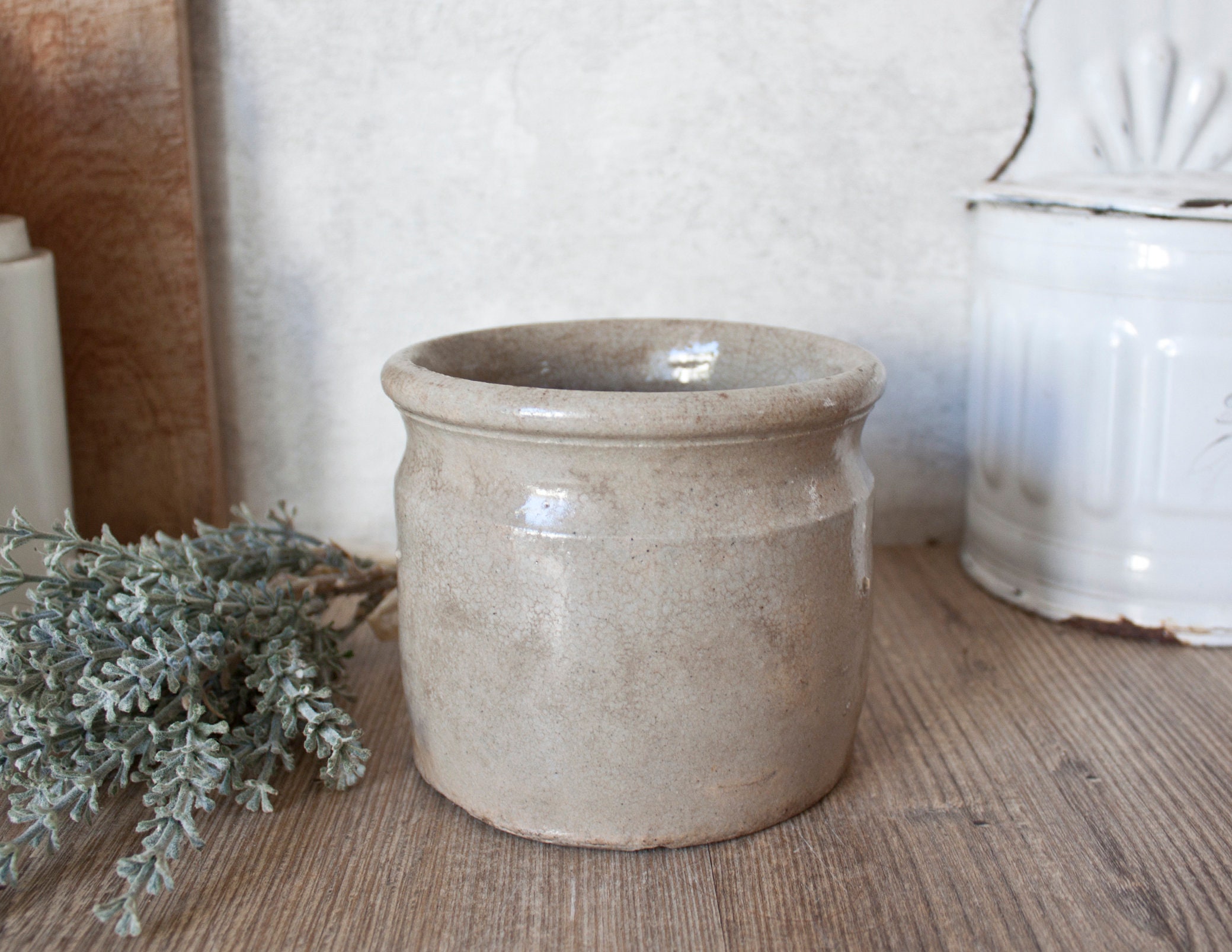 Pot Ancien en Grès Vernissé Beige