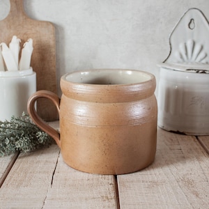 Grasera antigua de gres esmaltado marrón