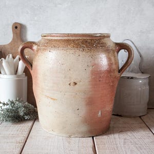 Gran maceta antigua de arenisca marrón beige