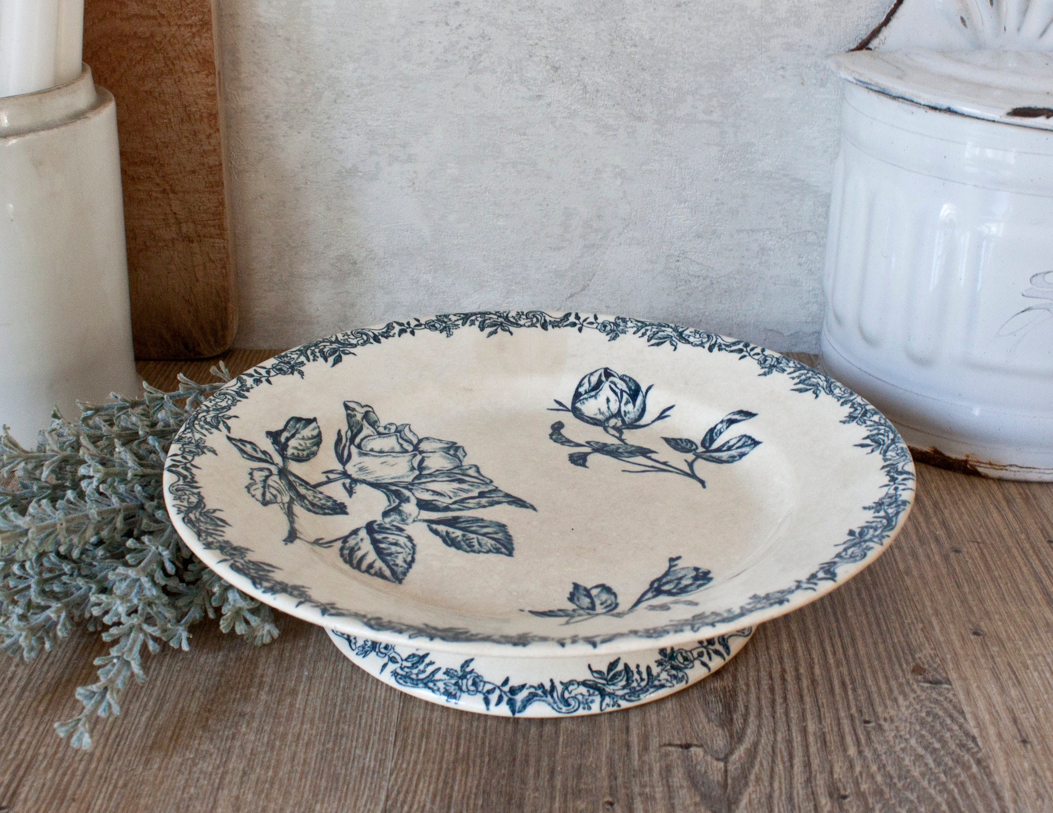 Compotier Ancien en Terre de Fer, Décor Bleu Fleurs