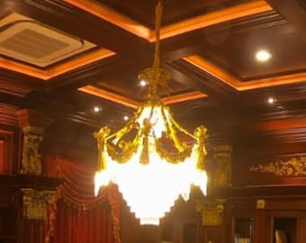 Lámpara de araña de cristal de latón dorado: iluminación estilo Imperio francés