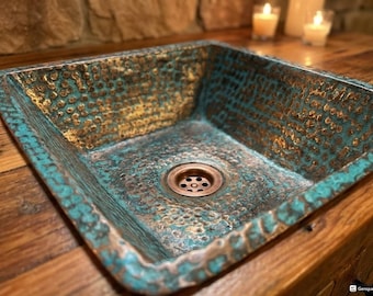 Lavabo rectangular de cobre martillado / Recipiente con pátina verde cardenillo / Lavabo egipcio hecho a mano / Baño rústico de granja