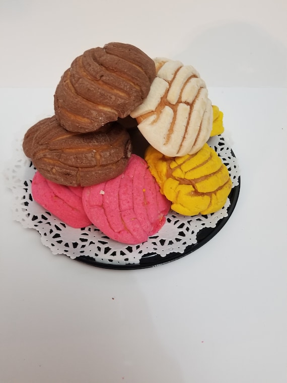 Ten Mini Conchas Mexican Sweet Bread Mini Sweet Bread 10 Count Diez Mini Conchas Pan de Huevo