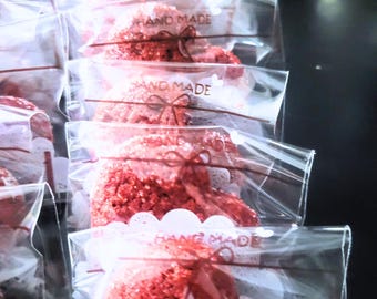 30 galletas de terciopelo rojo con forma de corazón / Galletas de San Valentín / Galletas de corazón envueltas individualmente / Set de regalo de 30 unidades / Delicias de San Valentín hechas a mano