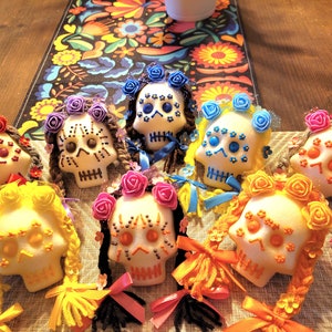 Véritable crâne en sucre traditionnel, calavera tressée, crâne en sucre du jour des morts, Calavera con trensa, crâne en sucre, calavera de azucar