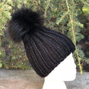 Black Chunky Ribbed Beanie Fur Pompom Hat  - 100% Wool Hat - Handmade Knitted Hat - Raccoon Pom Pom Women&#39;s/Kids Winter Hat