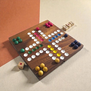 Houten Ludo (kraal), The Board Games, Handgemaakte Monkey Pod Wood Family tafelspel, CC-032(B)