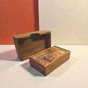 Handgemaakte houten dominostenen met apenpeul, familiespel op tafel, CC-027.029