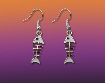 Lindos pendientes de Halloween - Cartoon Fish Skeleton - Spooky Fun Gift Idea para el 31 de octubre