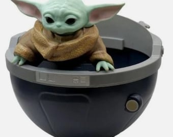 Star Wars Grogu (The Child) Figure in Gray Pod - Mint Green &Brown PopcornBucket. Gsc Exclusive Grogu Hover Pod Popcorn Bucket