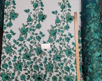 Bordado floral verde cazador con flores de satén 3D y perlas en tela de boda de graduación de malla - "The Princess Lace"