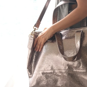 Merkur Knister - Vegan Leder Handtasche, Große Kunstleder Hobo Tasche, Schultertasche metallic | Große vegan Lederhandtaschen | Umhängetasche