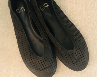 ladies black slip on skechers