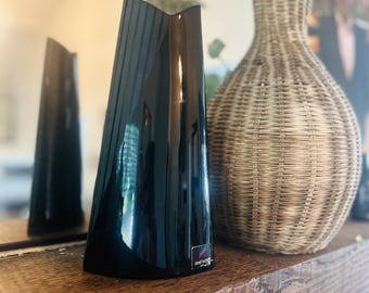 Jarrón rascacielos de cerámica posmoderno de Daniel Hechter de los años 80, Japón, Memphis, 25,4 cm de alto.