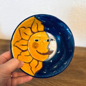 Talavera-Schale mit Sonnen- und Mondmotiv, himmlische Terrakotta-Schale, handbemalt, blau-gelb, 16,5 cm Durchmesser