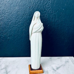 Madonna statue 9” h carved green stone signed