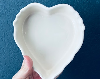 appolia france plat allant au four en forme de coeur couleur crème 7" x 6,125" x 1,5"