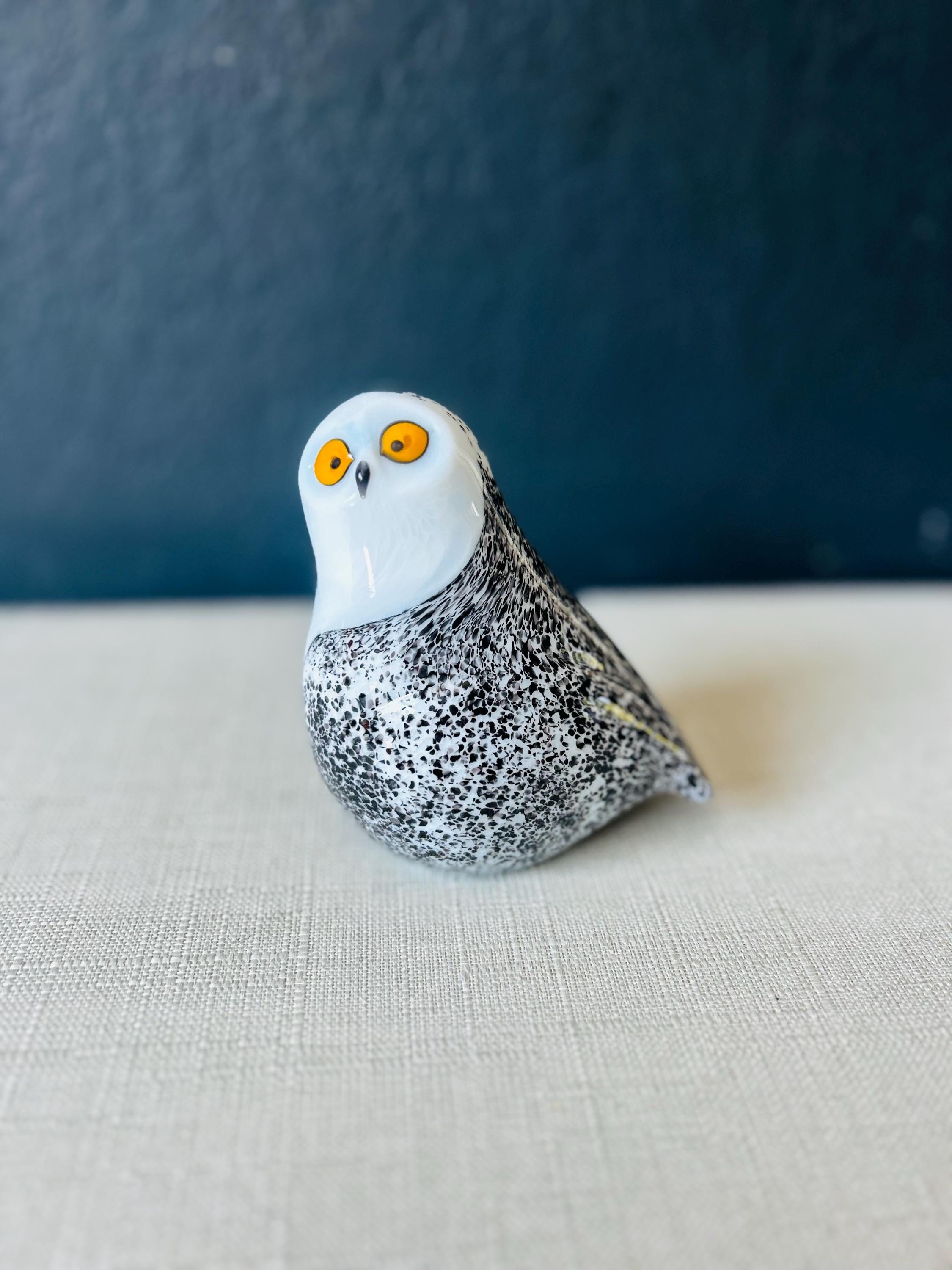 orient and flume owl 4.5” h approx 2lbs art glass Chico California handblown glass bird