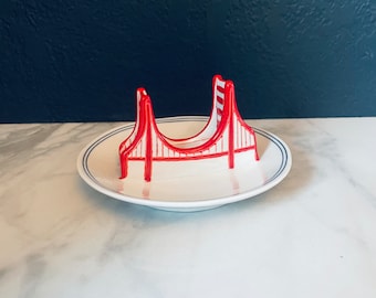 Uchwyt na pierścionki Molly Hatch Anthropologie Golden Gate Bridge