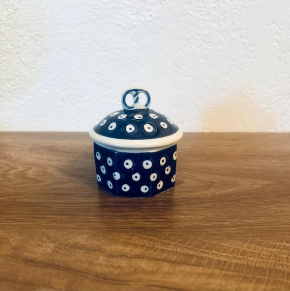Polish Pottery Boleslawiec Blue rose trinket box 2” h x 2” d Poland