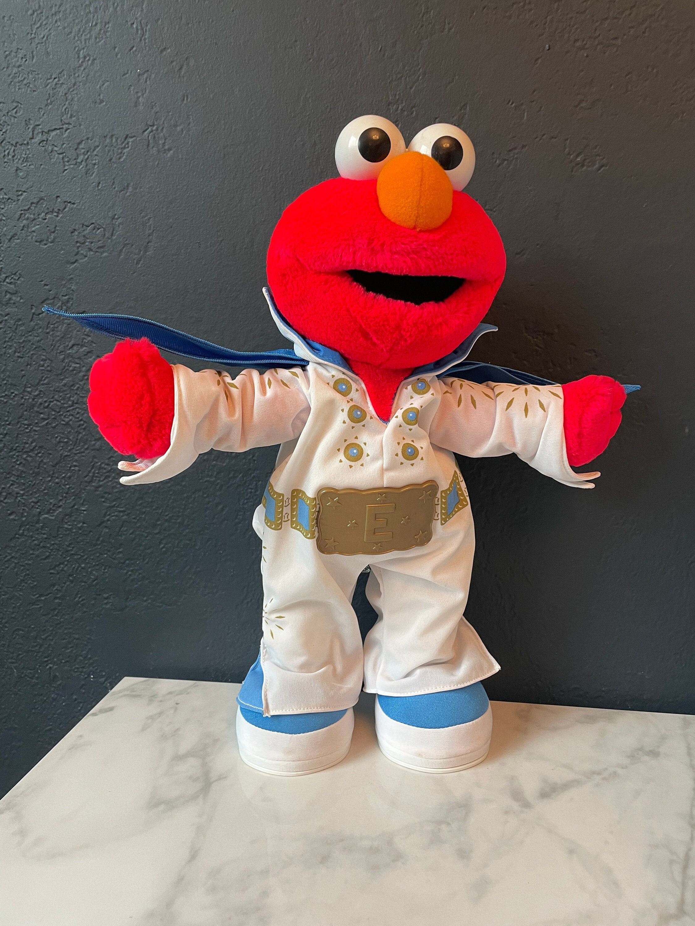 Flyvningen egyptisk For en dagstur Elvis Elmo Sesame Street the Legend Singing Dancing Plush - Etsy