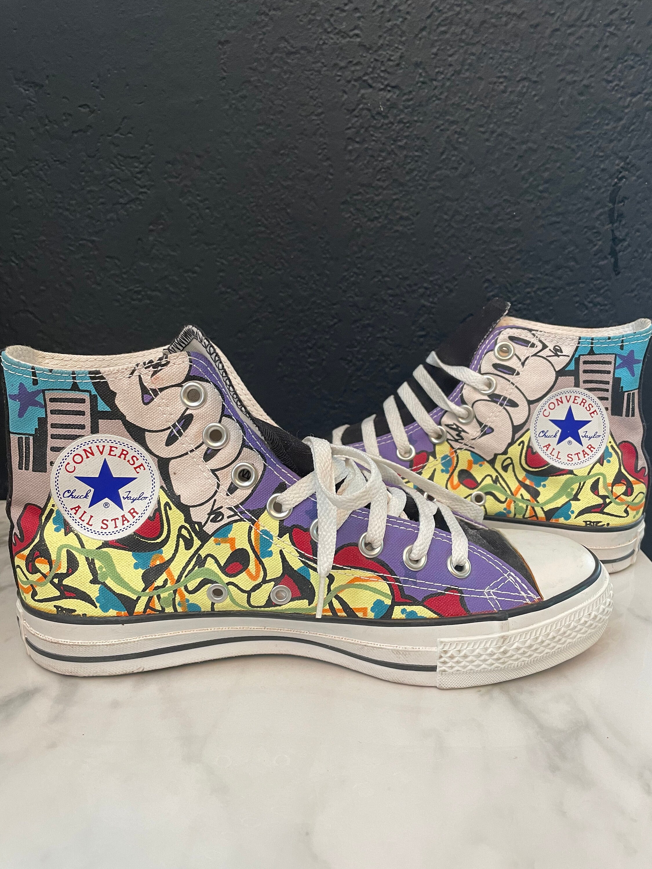 keten ontgrendelen calcium Converse High Tops Graffiti Size 7 Men 9 Women Sneaker Shoes - Etsy