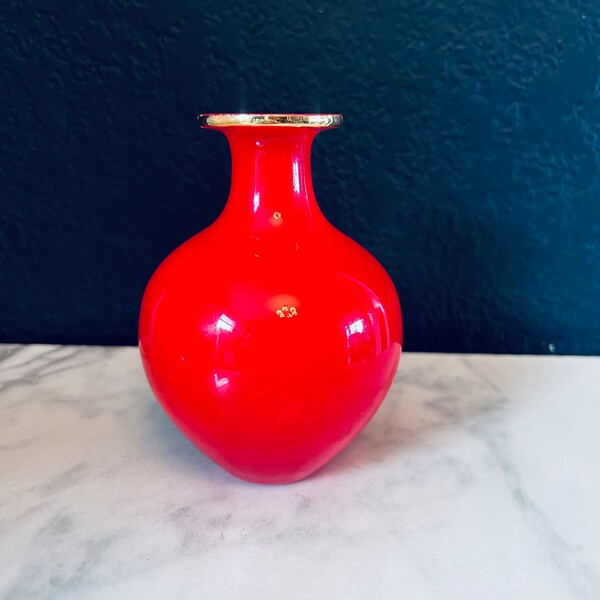 Kate Spade New York by Lenox Sweet Pea Red Posy Bud Vase with Gold Trim