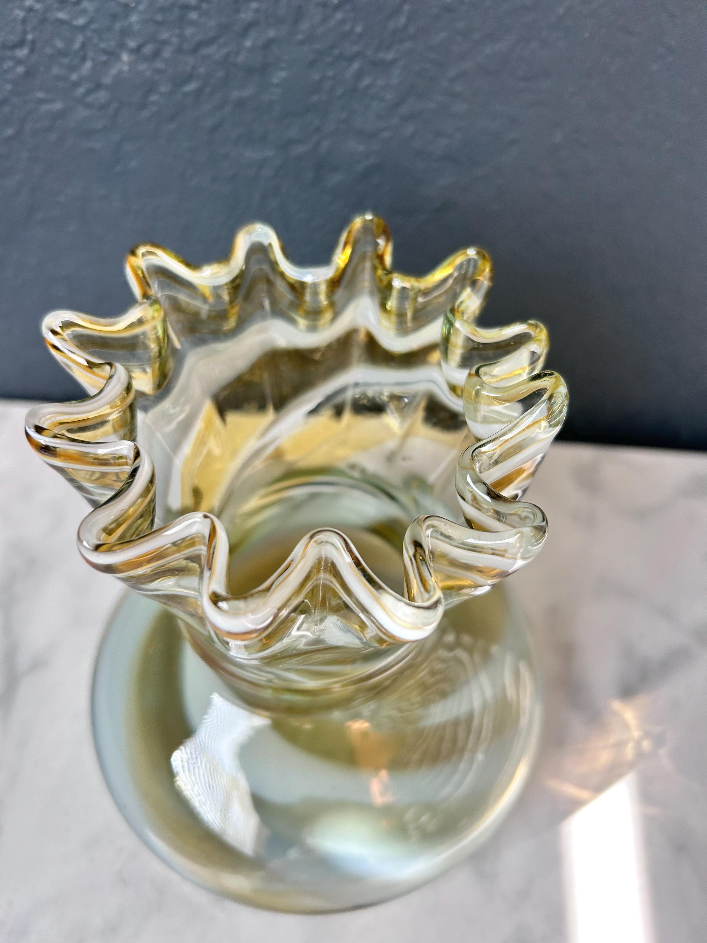 手吹きガラス花瓶 フリルエッジ 渦巻き模様 高さ5.5インチ - Etsy 日本