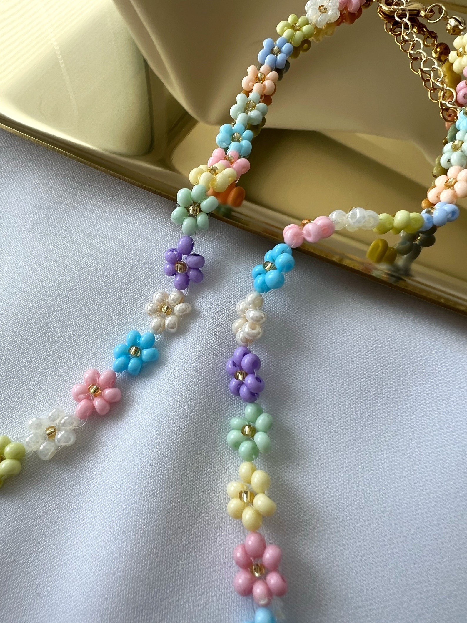 Dainty Cute Flower Necklace Seed Bead Necklace Daisy Flower Etsy