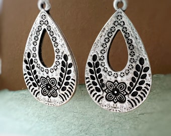 Silver Dangle Earrings, Beaded Earrings, Hippie Earrings,  Boho Jewelry, Flower Boho Earrings, Silver Dangle Earrings