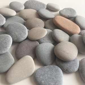 25 beautiful shaped beach stones from Baltic sea Sea stones Size"1.4-1.8/3.5-4.5cm"#Sea Stones From Baltic Sea,Pebble Art Supply  (ak6)