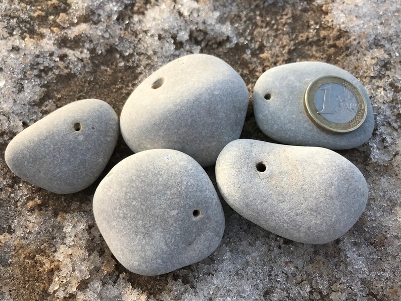 a60 5 natural holed beach stones Sea stones Holey stones Size1.6-2.0#magic stone-amulet-talisman good luck stone etc. odin stone